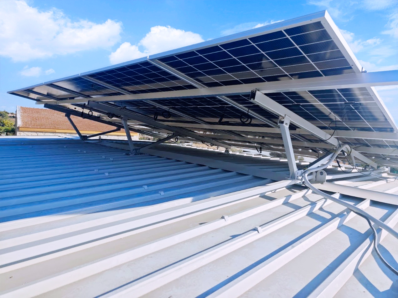 Off-Grid Photovoltaic System Pareklisia