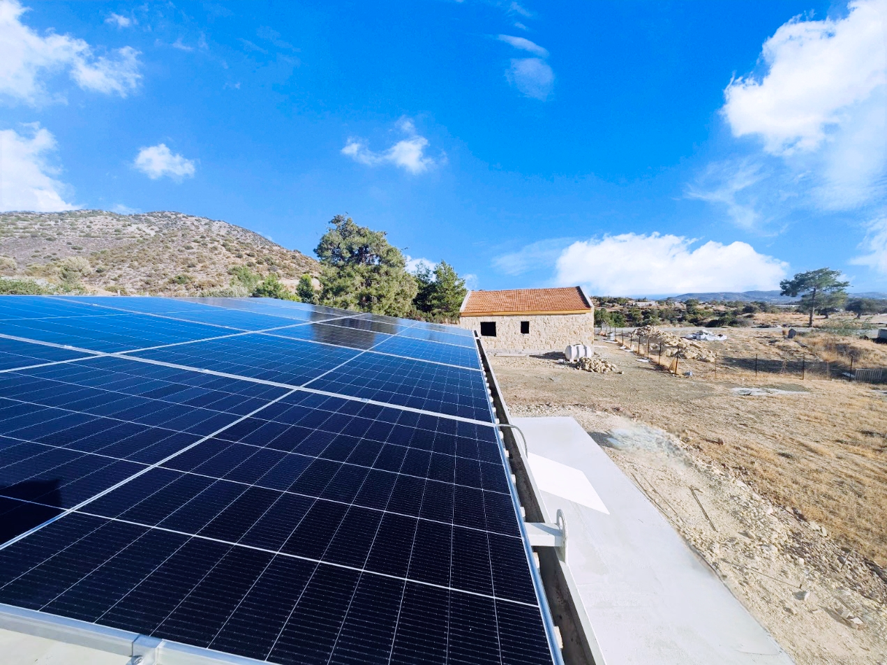 Off-Grid Photovoltaic System Pareklisia