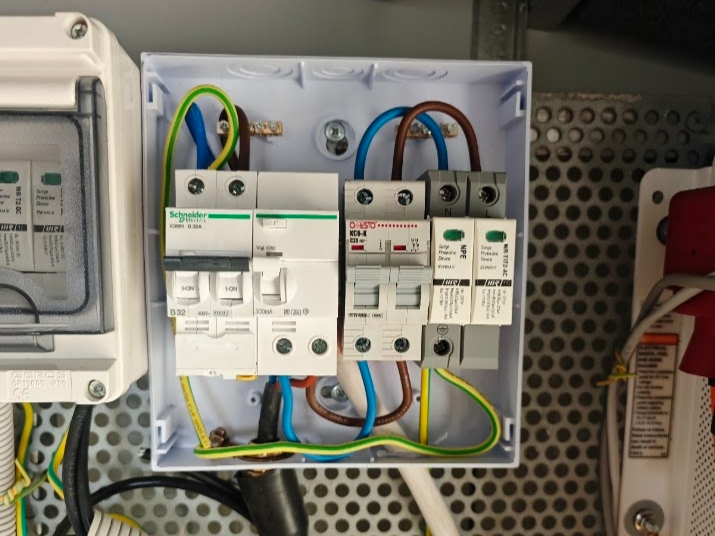 Off-Grid Photovoltaic System Pareklisia