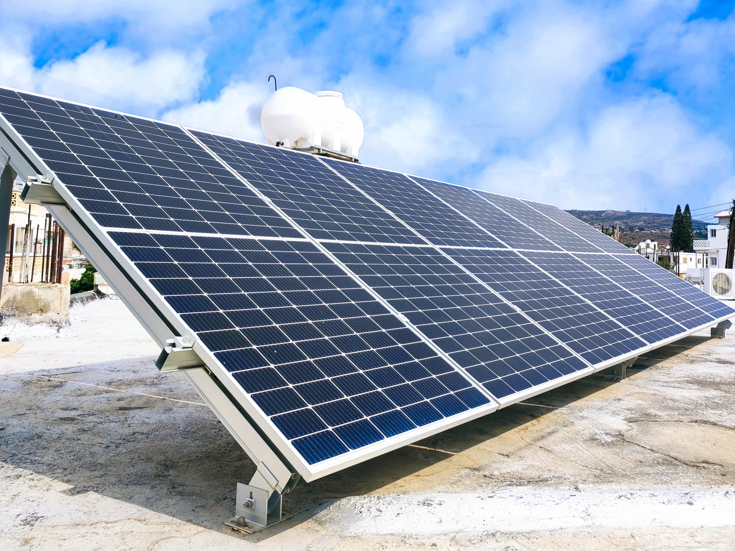 Hybrid Solar Installations in Cyprus Photovoltaic System 4kW Paphos